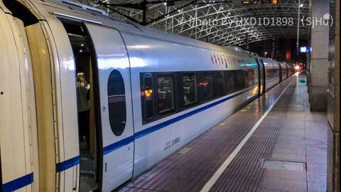 上海列车视频,穿梭都市的钢铁动脉